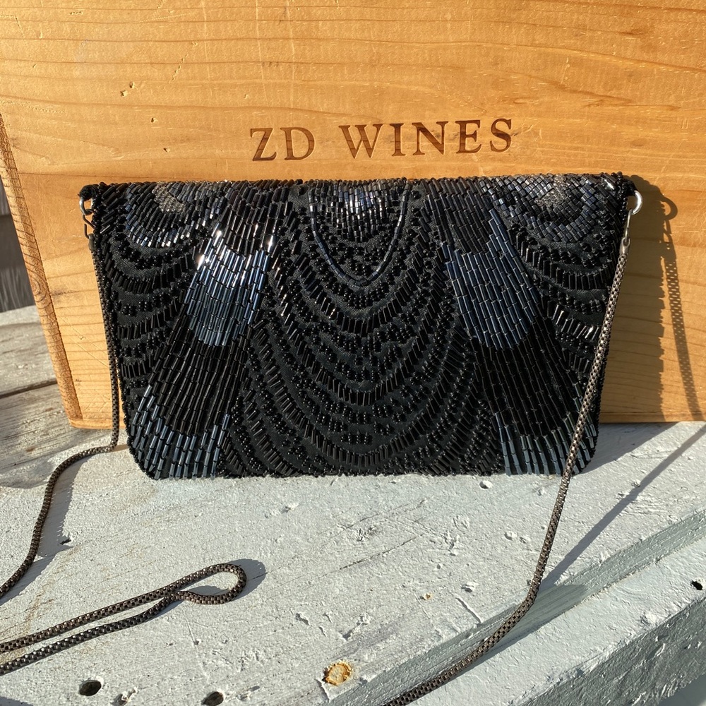 - 3 for $25 pick and bundle. π‘π‘π‘ Vintage beaded black bag - Picture 2 of 2